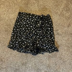 American Threads black and white floral skirt